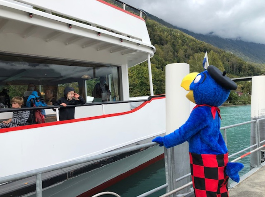 Globi an der Ländte in Interlaken Ost