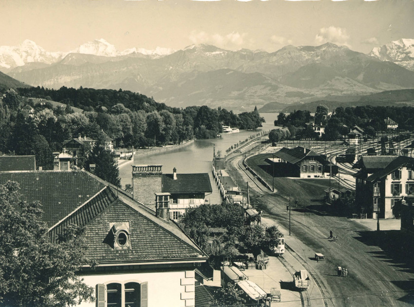Blick vom Bahnhofplatz Richtung See