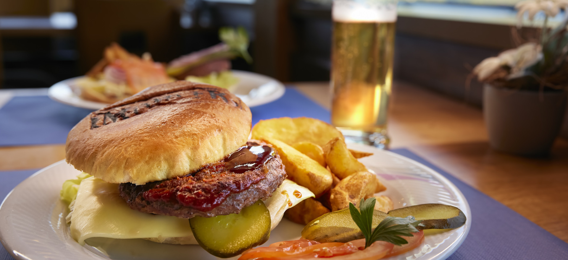 Burgerteller auf Burgerschiff