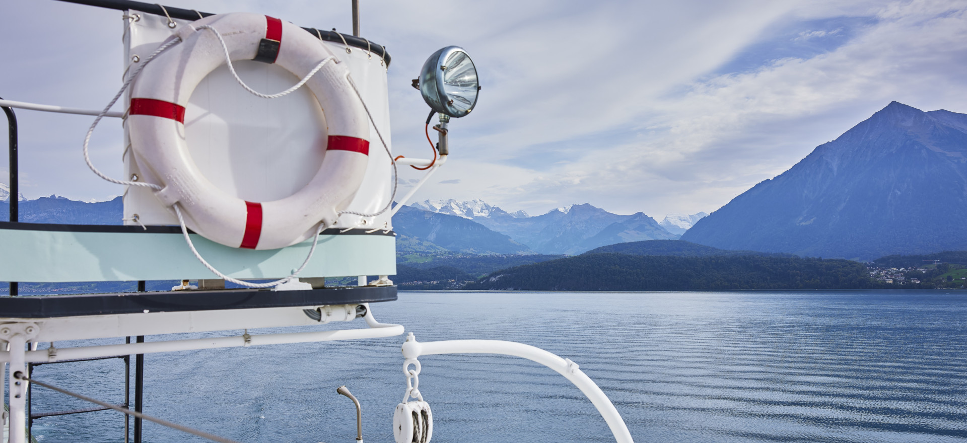 Nautische Elemente Blümlisalp mit Niesen im Hintergrund