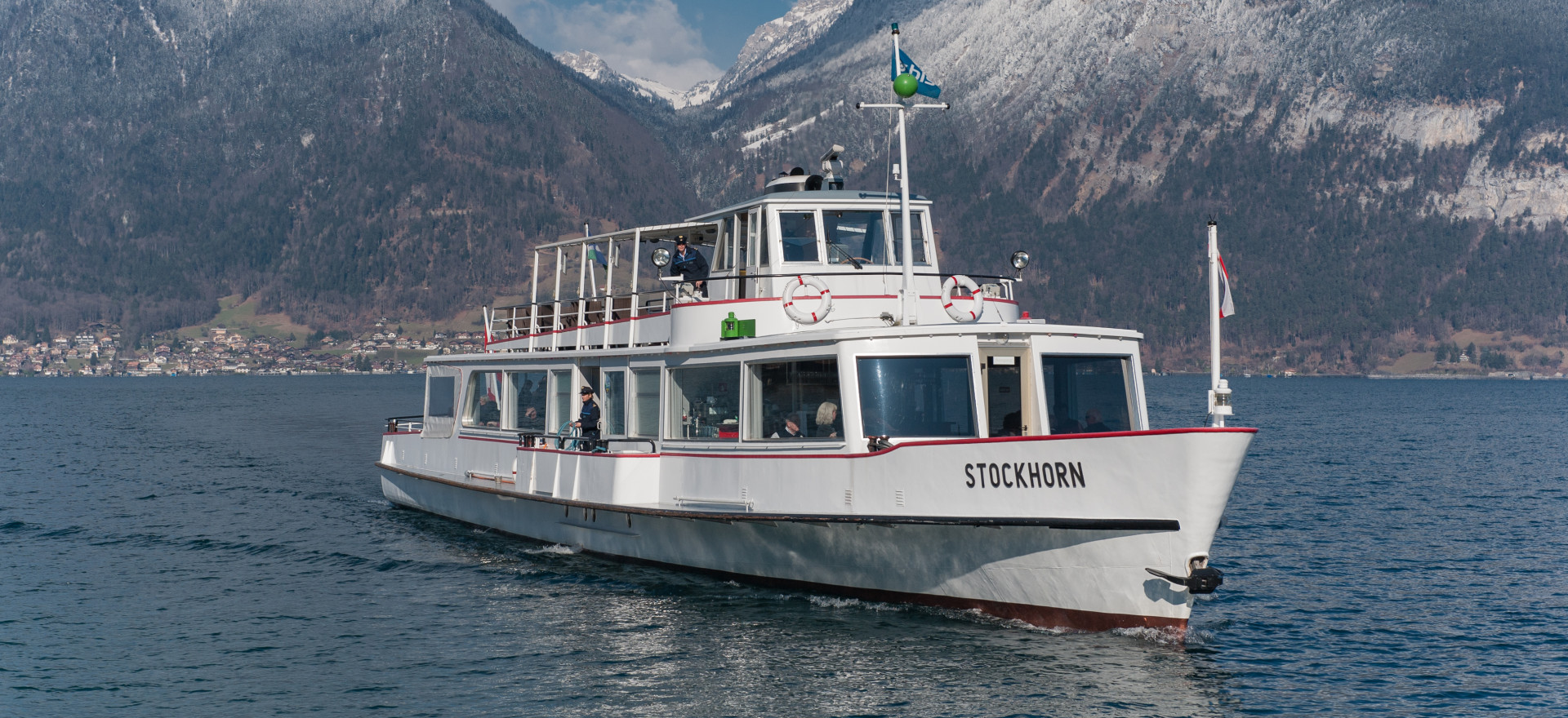 MS Stockhorn im Winter auf dem Thunersee