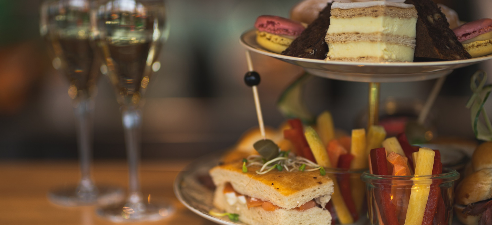 Afternoon Tea Angebot auf dem Thunersee