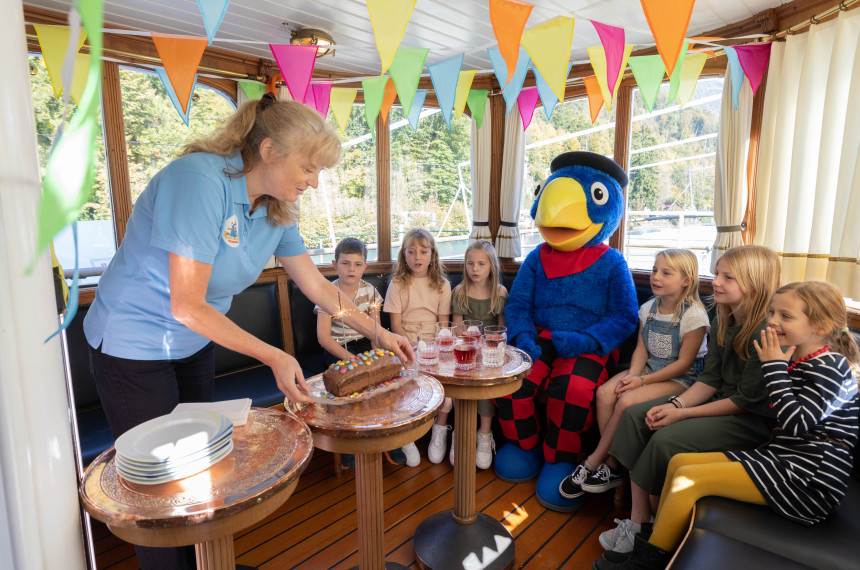 Globi Kinderparty auf Dampfschiff