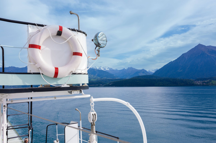 Rettungsring auf Schiff