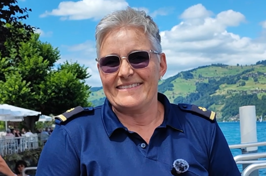 Portrait Carina, Stationsmitarbeiterin Thunersee
